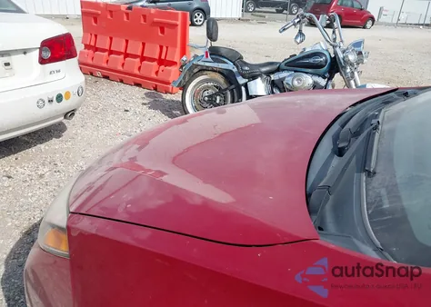 2014 Toyota Corolla Le Plus z USA, uszkodzony, nr VIN 5YFBURHE3EP040197